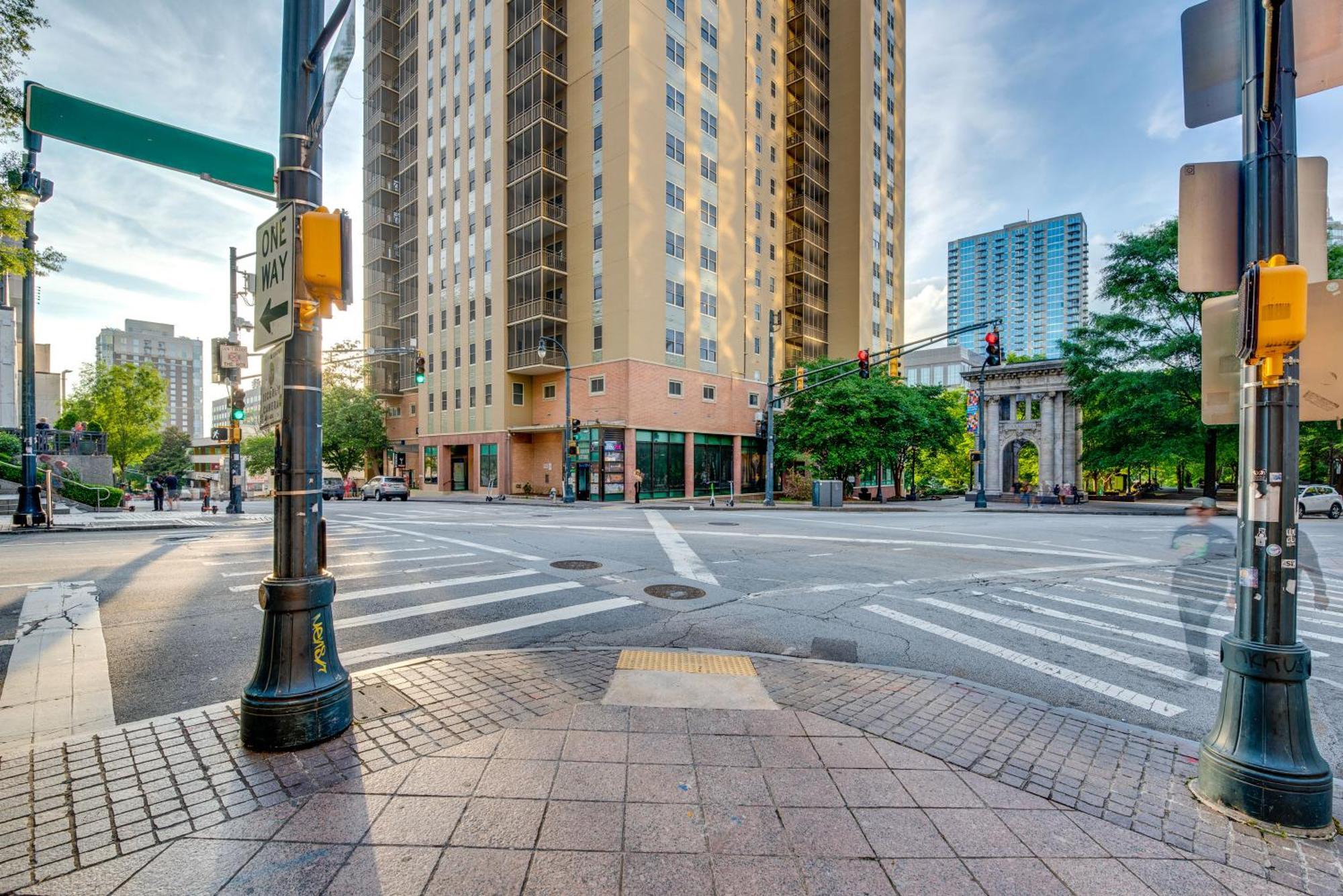 Downtown Atlanta Condo Walk To Arenas And Venues Exterior photo